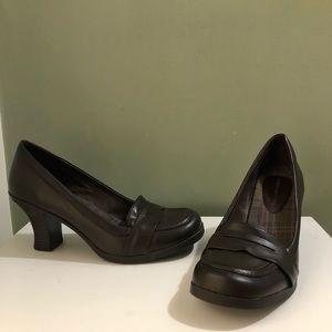 Dark Brown low-heel moccasin